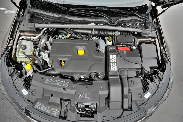 Jaki olej do Renault Clio 1.2 benzyna? Wybierz idealny i uniknij awarii