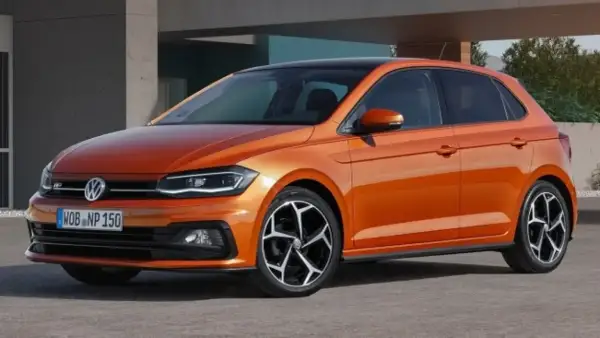 Naranja VW Polo 1.0 TSI 95 CV, un coche con estilo pero que puede presentar problemas.