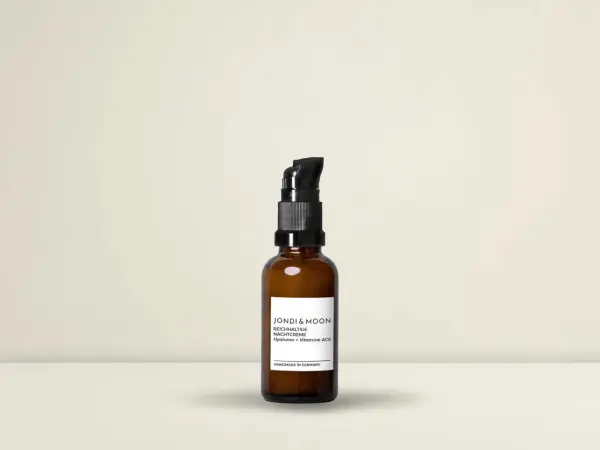 Jondi & Moon Hyaluron Serum: Reichhaltige Nachtcreme mit Hyaluron + Vitamine ACE. Naturkosmetik, handmade in Germany.
