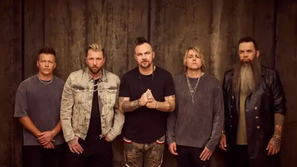 Zespół Three Days Grace Polska w komplecie, gotowy na koncert.