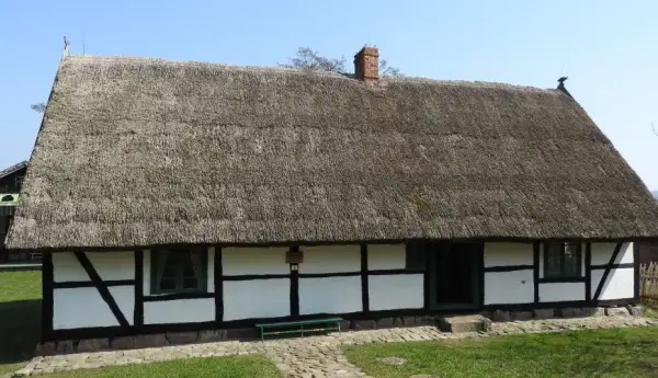 Skansen Nadole: Odkryj fascynującą historię i atrakcje turystyczne