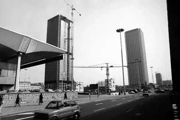 Hotel Marriott w Warszawie: Kiedy powstał i jak wyglądała historia?
