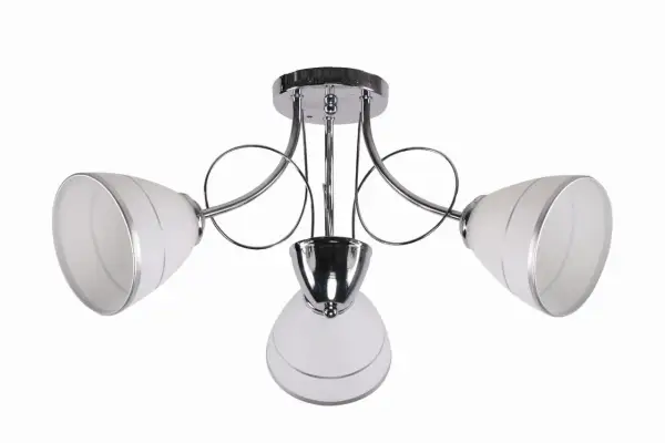 Elegancka lampa chrom sufitowa z trzema kloszami z mlecznego szkła, ozdobiona srebrnymi paskami.