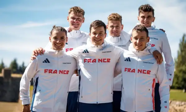 L'équipe de France de trail long, souriante et prête pour le championnat du monde.
