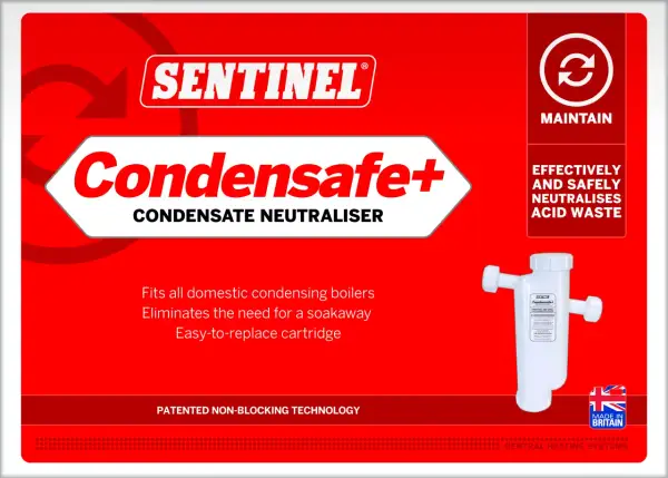 Entretien du neutraliseur de condensat Sentinel Condensafe+. Efficace et sûr pour neutraliser les déchets acides.