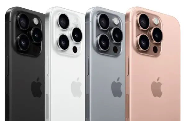 Cztery iPhone'y w różnych kolorach: czarnym, białym, szarym i różowym. Zbliżenie na moduł aparatów. Premiera iPhone 16 już wkrótce!