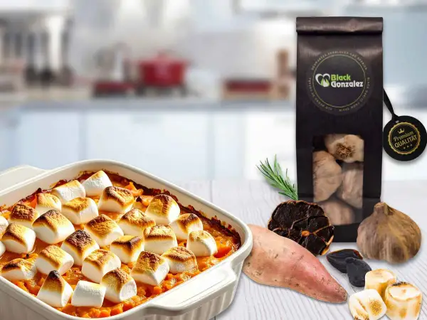 Süßkartoffelauflauf mit Marshmallows und schwarzem Knoblauch. Entdecken Sie neue schwarzer Knoblauch Rezepte!