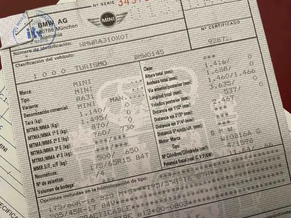El número de bastidor en la ficha técnica de este Mini es WMWRA310X0T.