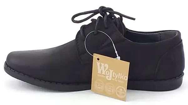 Buty komunijne dla chłopca: Elegancja i komfort. Uniknij błędów!