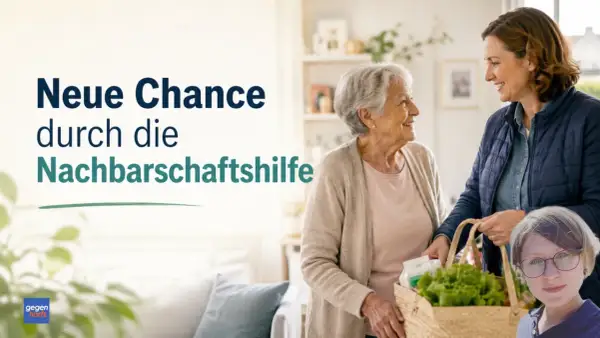 Zwei Frauen lächeln sich an, eine ältere Dame erhält Einkaufshilfe. Neue Chance durch Nachbarschaftshilfe, die den entlastungsbetrag nutzt.