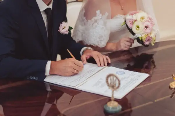 Co potrzebne do ślubu cywilnego? Kluczowe dokumenty i formalności