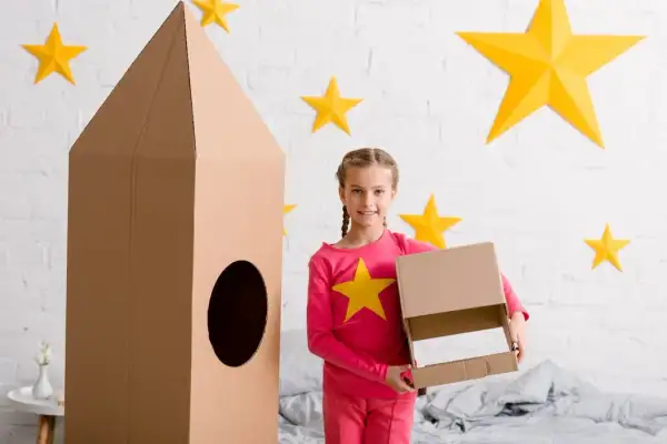 Jak zrobić rakietę z kartonu? Prosty poradnik DIY dla rodziny