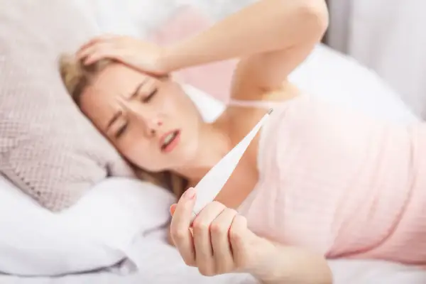 Gorączka u dziecka: kiedy bezpiecznie łączyć ibuprofen i paracetamol?