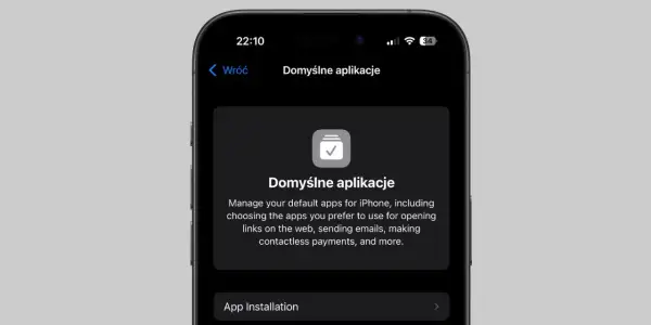 Ekran iPhone'a z opcją "Domyślne aplikacje". Dowiedz się, jak zmienić nazwę iPhone'a i dostosować domyślne aplikacje.