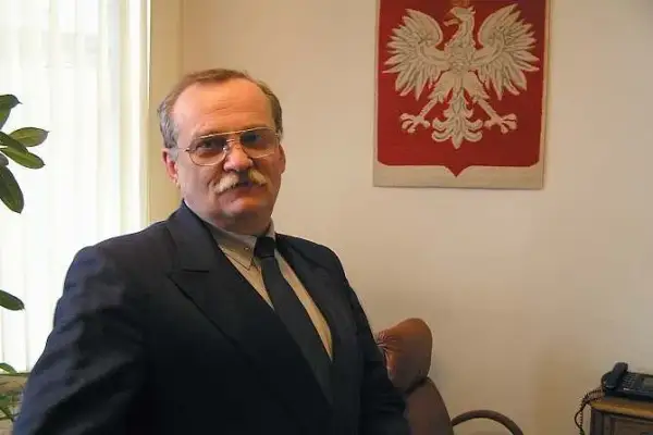 Kto może być prezesem spółdzielni mieszkaniowej? Sprawdź wymagania!