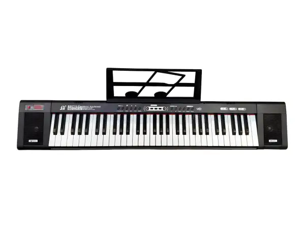 Czarny keyboard z nutami na stojaku, idealny do nauki gry na keyboardzie dla początkujących.