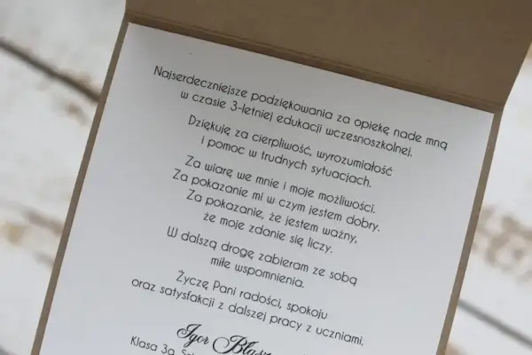 Tekst podziękowania dla taty za opiekę i cierpliwość w edukacji. Podpisano Igor.