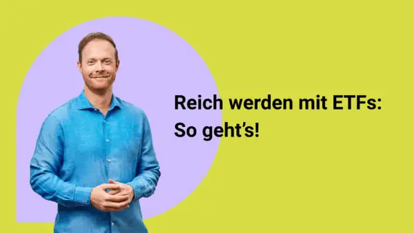Mann in blauem Hemd lächelt, während er erklärt, wie man die Rendite berechnen und mit ETFs reich werden kann.