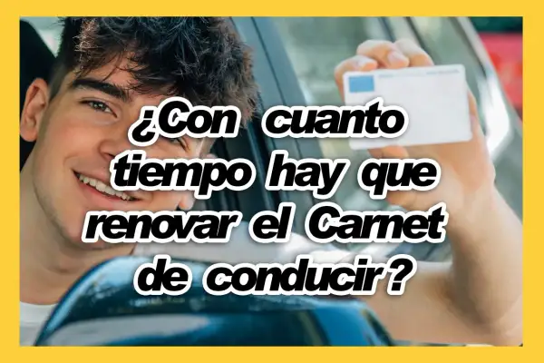 Joven sonriente en un coche, mostrando su carnet de conducir. La pregunta en pantalla es: "¿Con cuanto tiempo hay que renovar el carnet de conducir?".