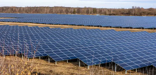 Jak sprzedać energię z fotowoltaiki i uniknąć zbędnych kosztów