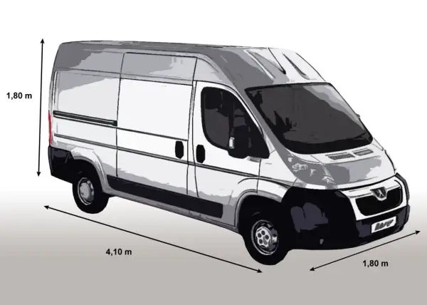 Biały van Peugeot Boxer, z wymiarami 4,10 m długości i 1,80 m wysokości, gotowy do transportu.