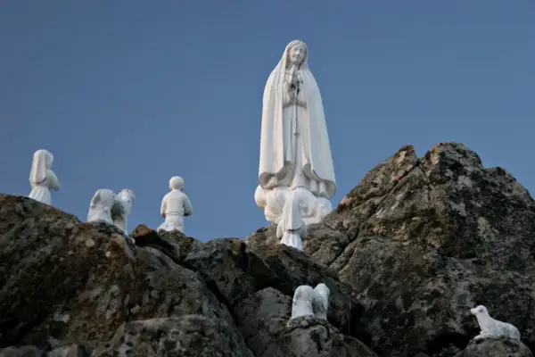 Najsłynniejsze sanktuaria maryjne na świecie, które warto odwiedzić