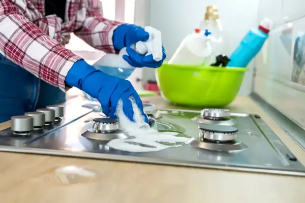 Gdzie kupić amoniak do czyszczenia? Sklepy, ceny, bezpieczeństwo