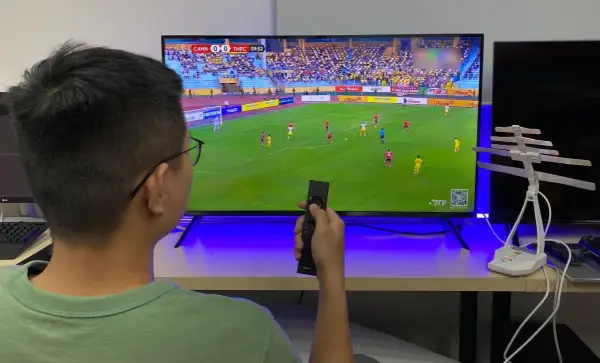 Telewizor 120Hz czy 60Hz? Czy warto dopłacać dla gier i sportu?