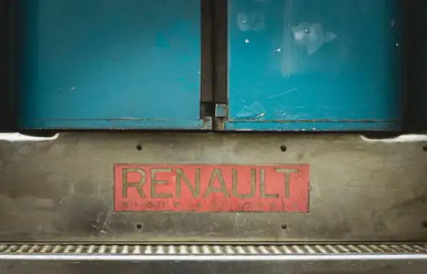 Renault Master 2 jaki silnik wybrać, aby uniknąć kosztownych błędów?