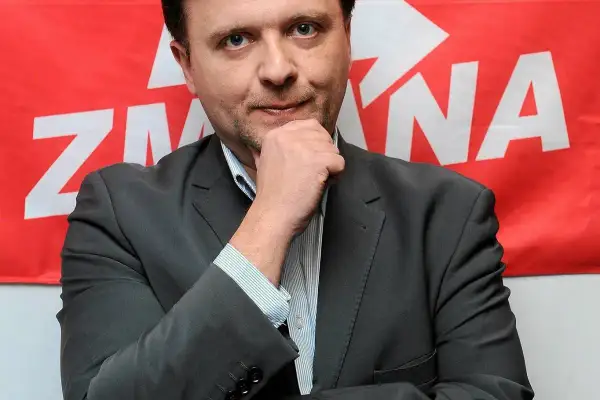 Mateusz Piskorski: Proces o szpiegostwo trwa. Gdzie jest i co robi?