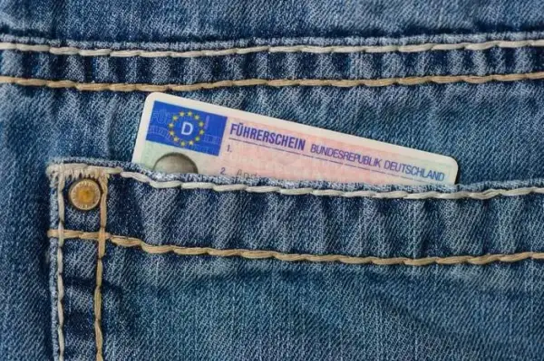 Jak zgłosić zgubienie prawa jazdy i uniknąć dodatkowych kosztów