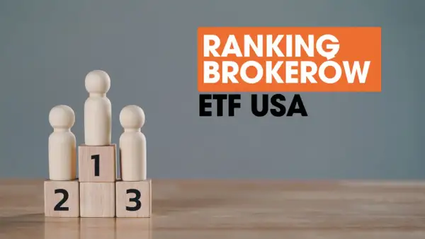 Drewniane pionki na podium z numerami 1, 2, 3. Obok napis "RANKING BROKEROW ETF USA". Pomoc w wyborze brokera.