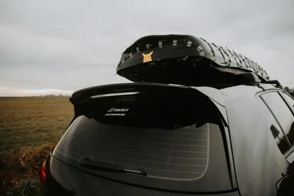 Jak zorganizować bagażnik dachowy na wyprawę 4x4?