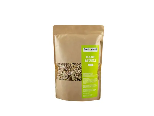 BARF Müsli von feed&meat im Beutel, perfekt für barfen im Urlaub. Mit Hirse, Karotten und Erbsen.
