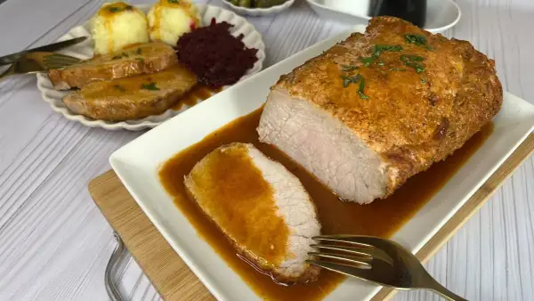 Jak dusić schab, aby uzyskać soczyste i aromatyczne mięso