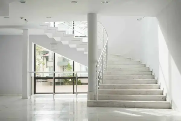 Ile kosztuje metr balustrady? Zaskakujące ceny i czynniki wpływające na koszt