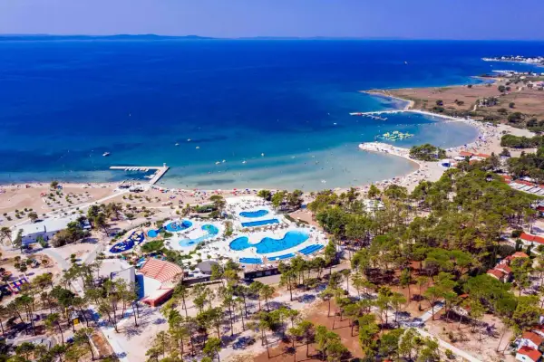 Wyspa Pag: Atrakcje, plaże, smaki. Odkryj więcej niż tylko imprezy!