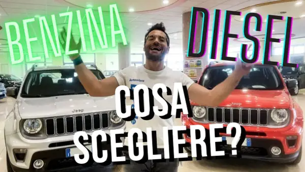 Uomo con auto bianche e rosse, con scritte "BENZINA" e "DIESEL". Cosa scegliere?