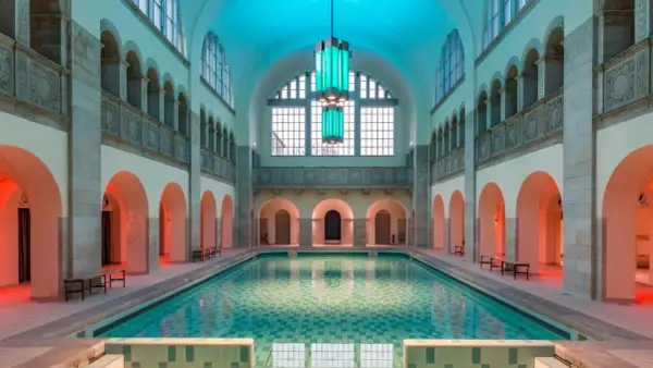 Hotel Oderberger Berlin: Historisches Denkmalhotel mit Pool
