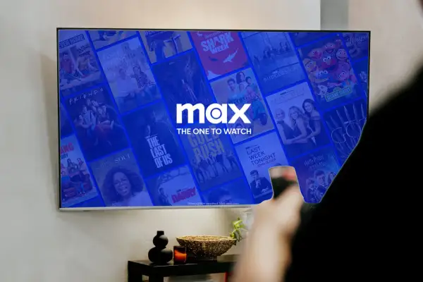 Oglądaj ulubione seriale i filmy na Max. Dowiedz się, jak zainstalować aplikacje na telewizorze, by cieszyć się rozrywką.