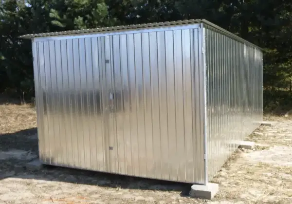 Garaż blaszany: Budynek czy samowola? Uniknij kar!
