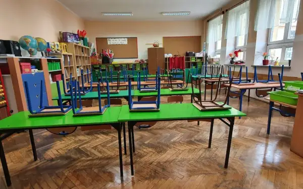 Zimno, wirus, kryzys: Kiedy nauczanie zdalne w Twojej szkole?