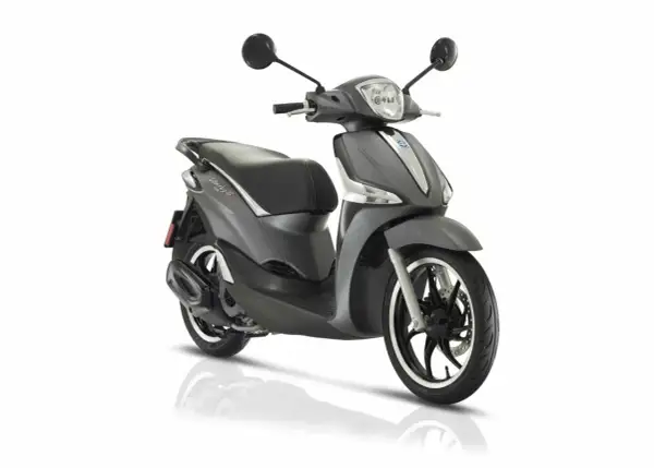 Maxi skuter 125 jaki wybrać – najlepsze modele i ich wady