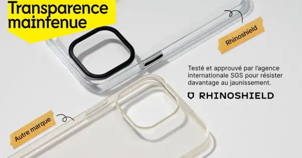 Deux coques transparentes, l'une de marque Rhinoshield, l'autre d'une autre marque, comparées pour leur résistance au jaunissement.
