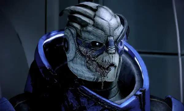 Zbliżenie na twarz Garrusa Vakariana, bohatera Mass Effect 2, który w grze oferuje opcję romansu.