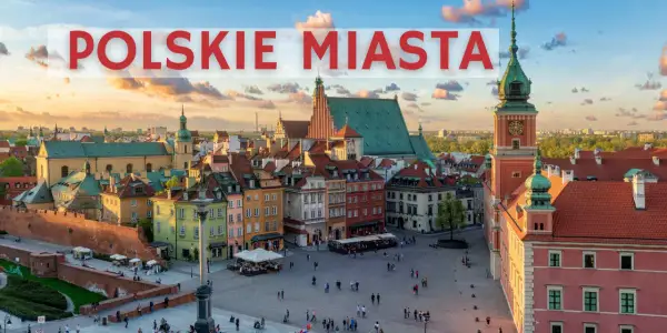 Warszawski Rynek Starego Miasta, jeden z najpiękniejszych turystycznych miast w Polsce, tętni życiem.