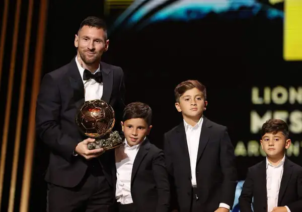 Pelé: Zero Złotych Piłek? Poznaj paradoks i 7 "wirtualnych" nagród