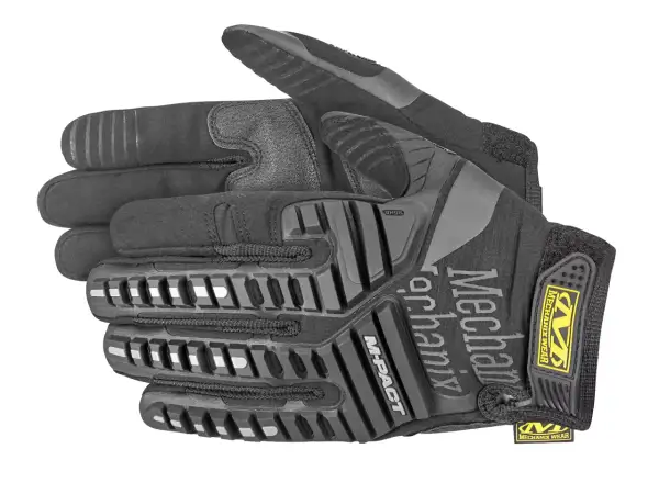 Guantes negros Mechanix M-Pact 3 con protección reforzada en nudillos y dedos. Ideales para trabajos duros.