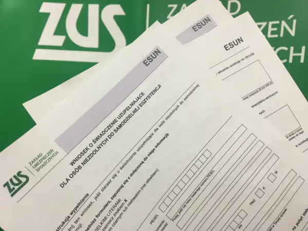 Wniosek o świadczenie uzupełniające dla osób niezdolnych do samodzielnej egzystencji. Dokumenty ZUS.