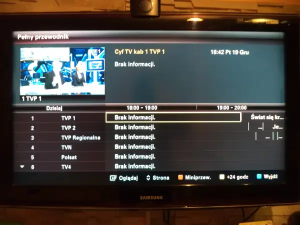 Telewizor Samsung: Jak ustawić godzinę? Rozwiąż problem z zegarem!